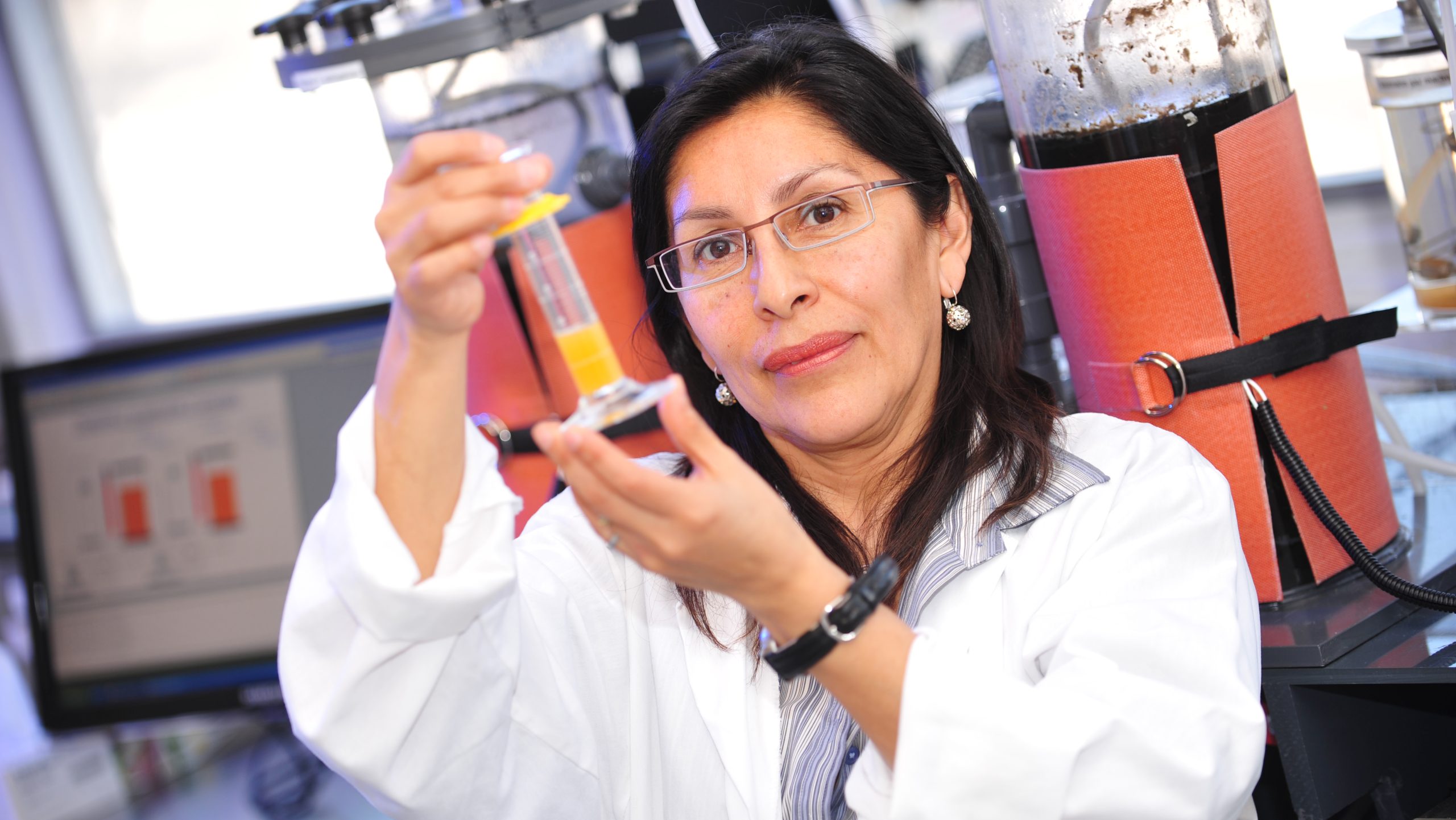 Senator Rosa Gálvez speaking about climate justice and social equity.